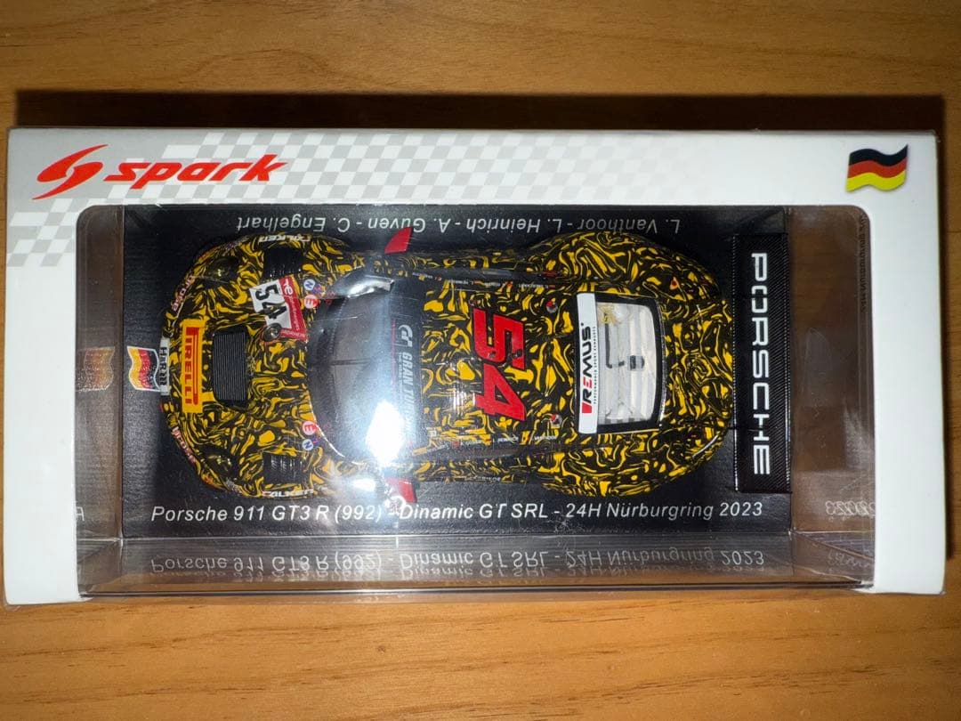 ミニカー 1/43 Dinamic GT Porsche 911 GT3 R #54