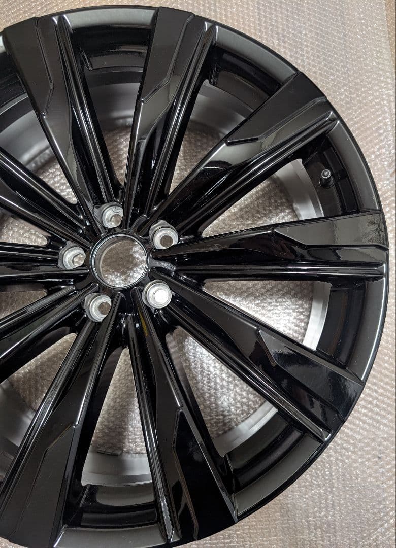 トヨタクラウンスポーツZ 純正アルミホイール１本<新車外し>　ケイスケ