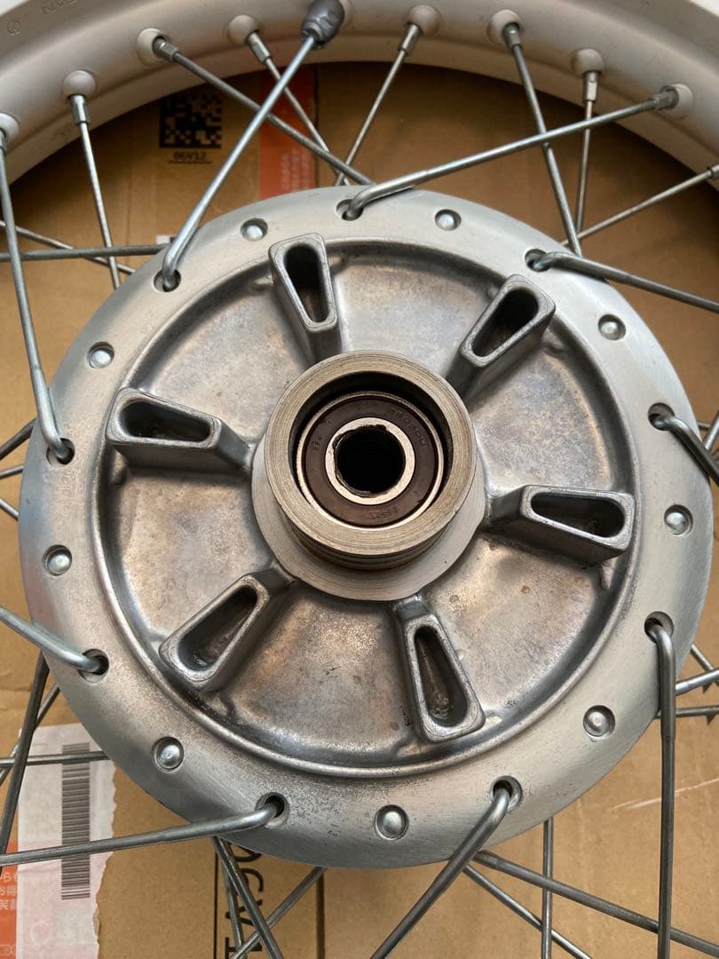 SR400 リアホイール　ベアリング新品