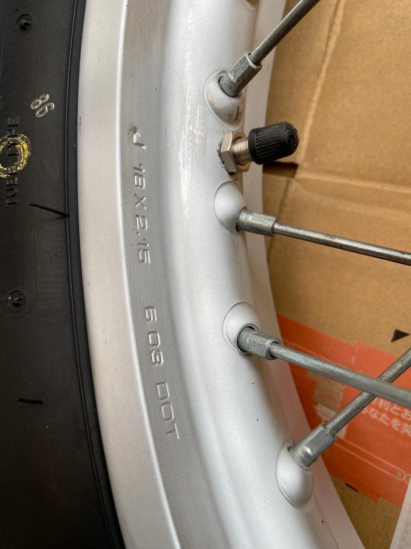 SR400 リアホイール　ベアリング新品