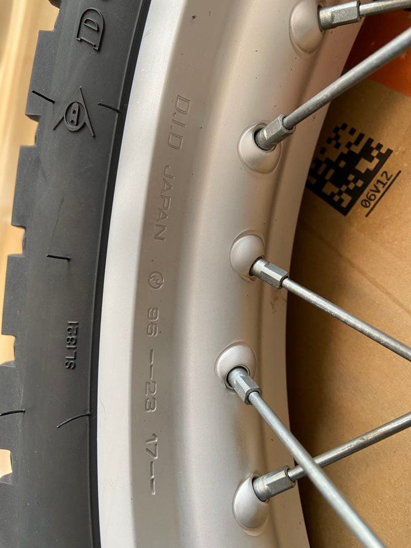 SR400 リアホイール　ベアリング新品