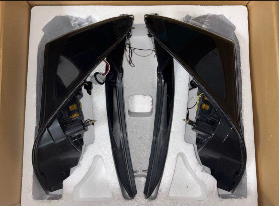 ホンダ フィット GP5/GP6テールランプ 流れるウインカー