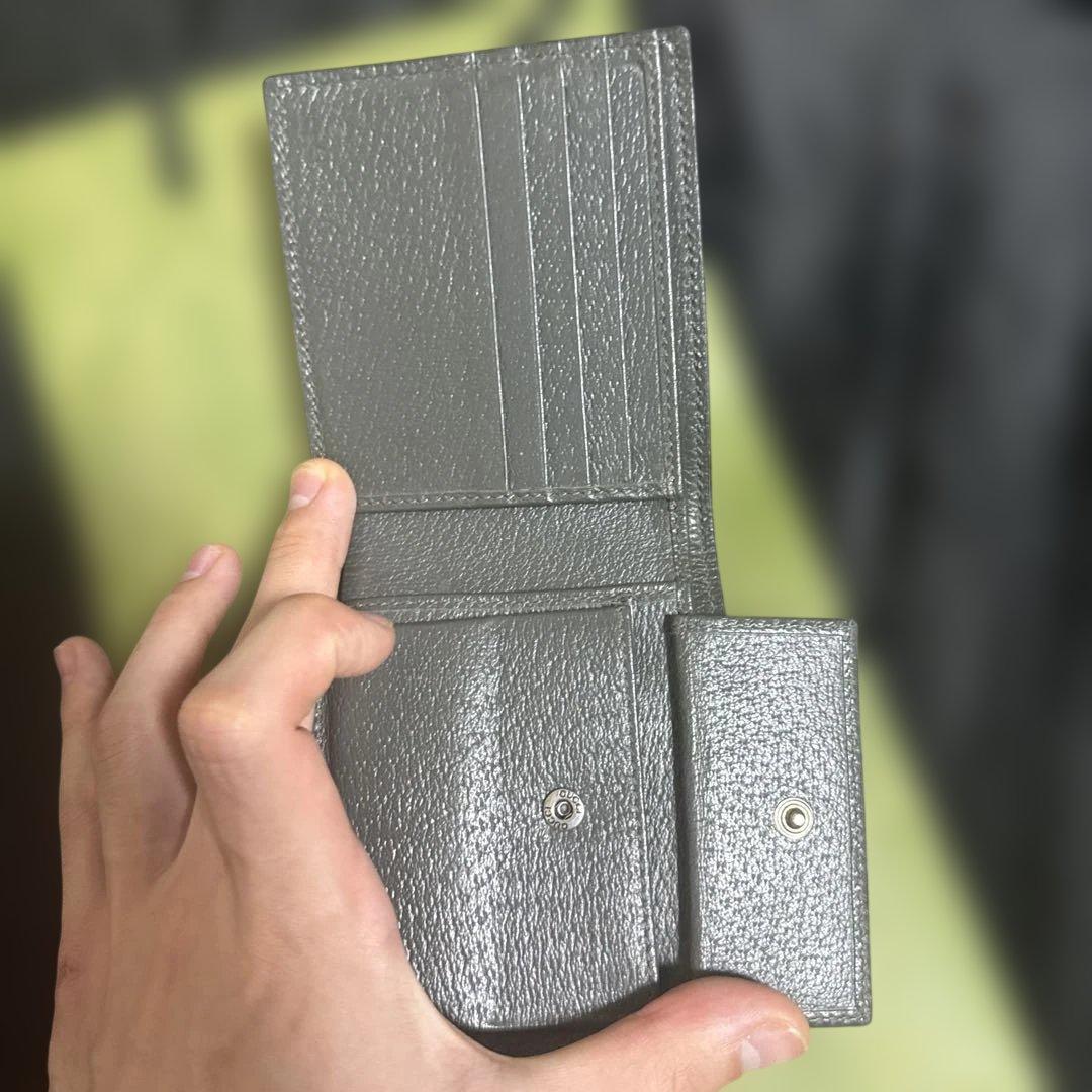 り*ょ様 GUCCI グレー レザー 二つ折り財布