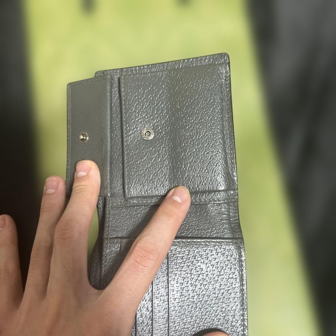 り*ょ様 GUCCI グレー レザー 二つ折り財布
