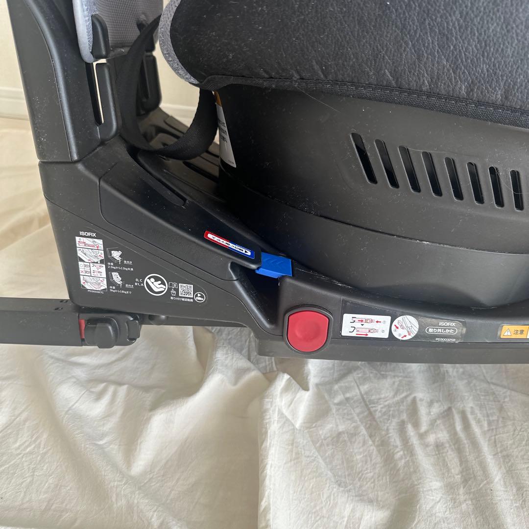 ① Aprica チャイルドシート