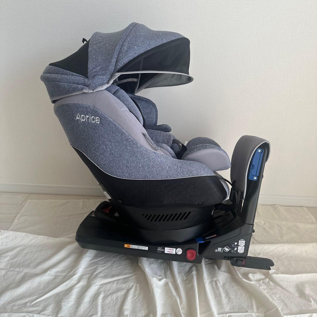 ① Aprica チャイルドシート