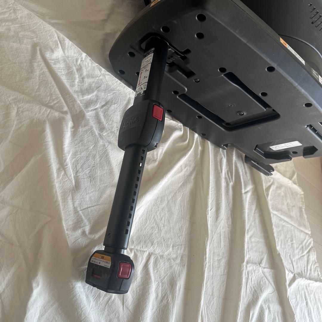 ① Aprica チャイルドシート