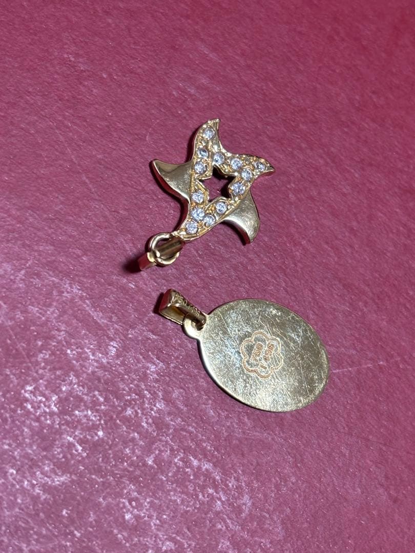 【中東土産】750ゴールド 18金　オーバルチャーム