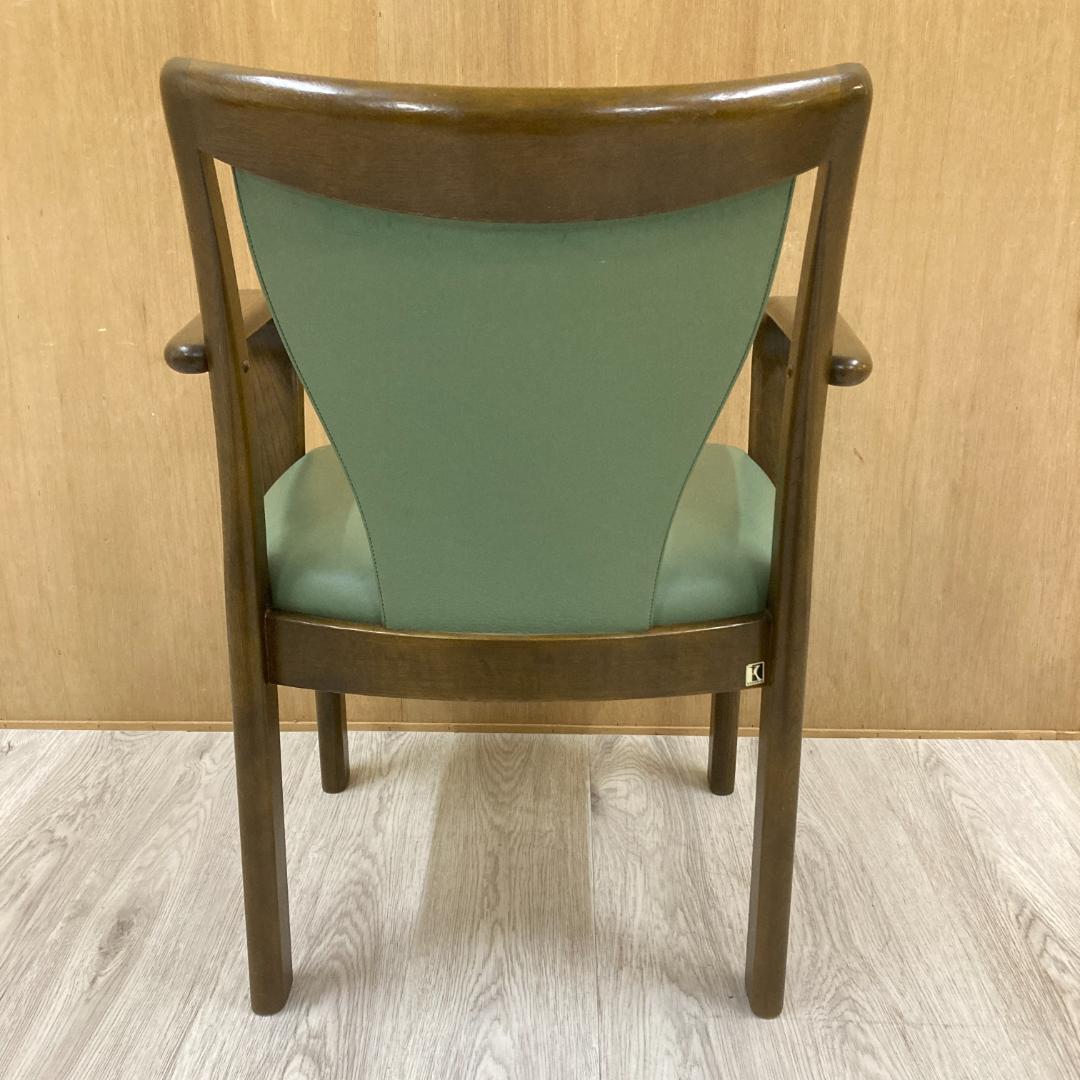 【飛騨産業】キツツキ　アームチェア　ダイニングチェア　革　C