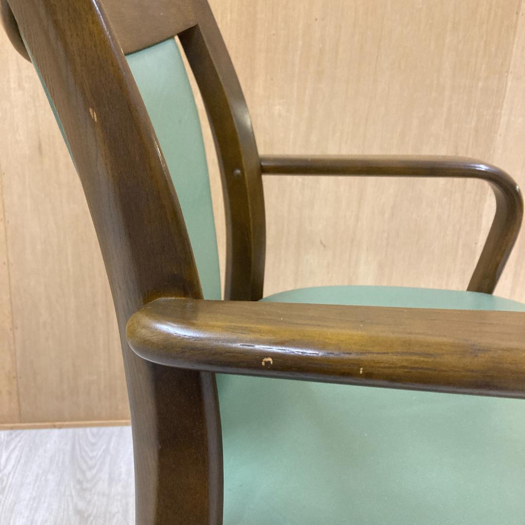 【飛騨産業】キツツキ　アームチェア　ダイニングチェア　革　C