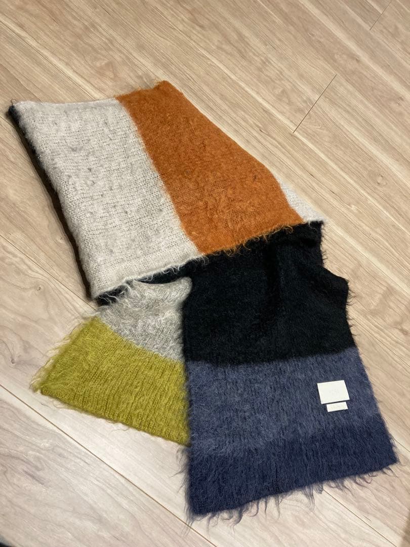 試着のみ未使用　定価26400 22AW YOKE グラデーションロングマフラー