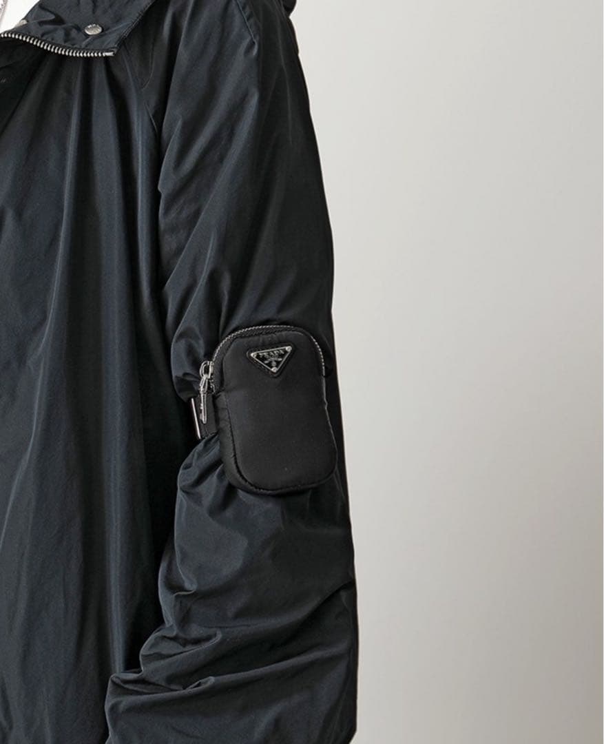 完売品　PRADA ブラック ナイロンショルダーバッグ　ポーチ