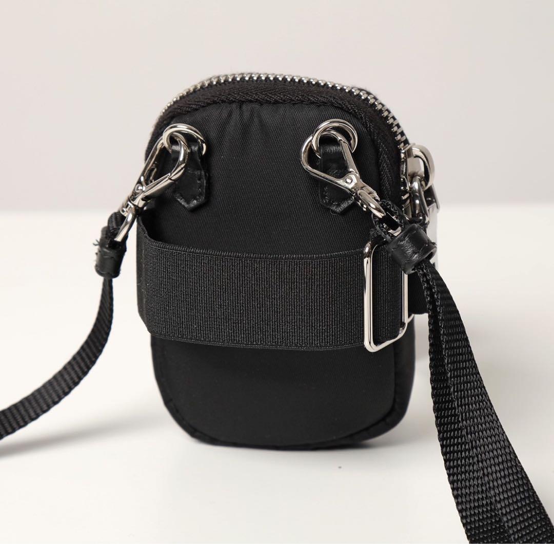 完売品　PRADA ブラック ナイロンショルダーバッグ　ポーチ