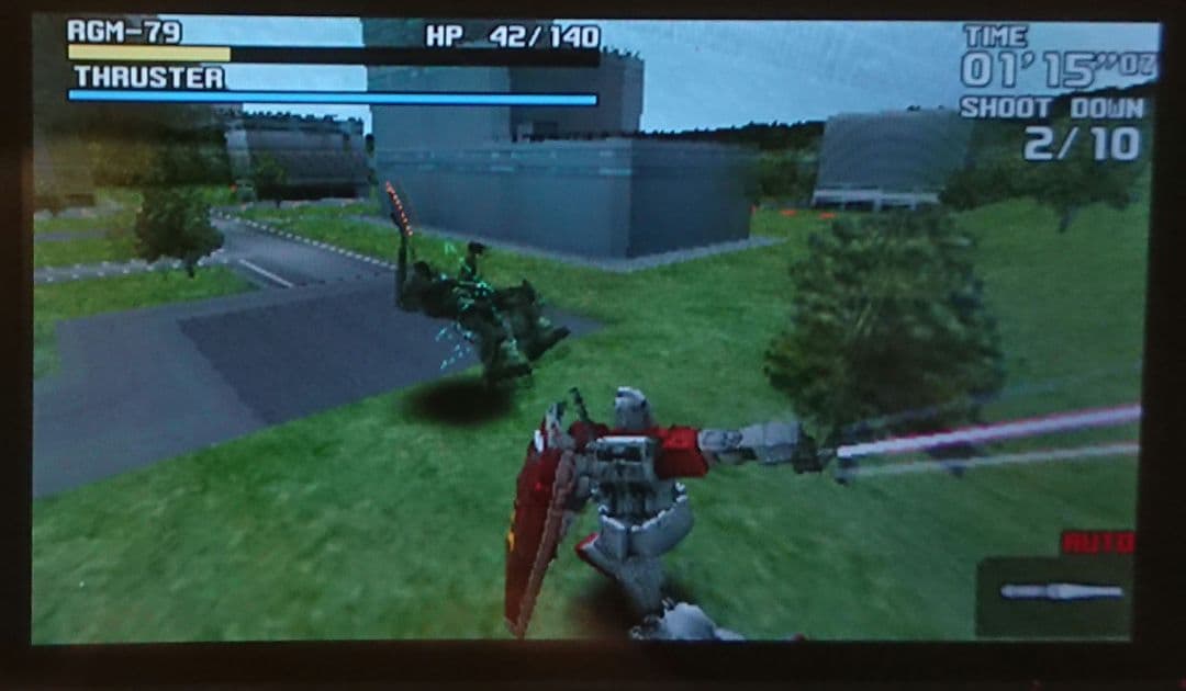 ドコモ docomo P-04B オレンジ ガラケー ゲーム ガンダム 携帯