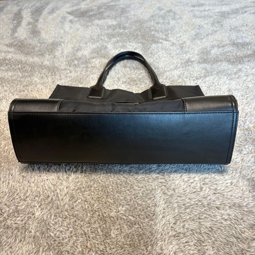 TORY BURCH トリバーチ ナイロントートバッグ ブラック 軽量A4収納可