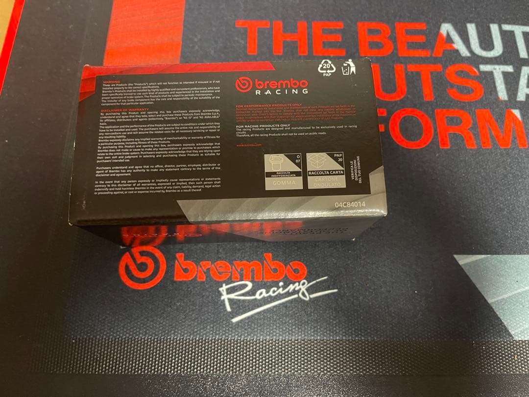 Brembo ブレーキキャリパー 新品 黒　84mm