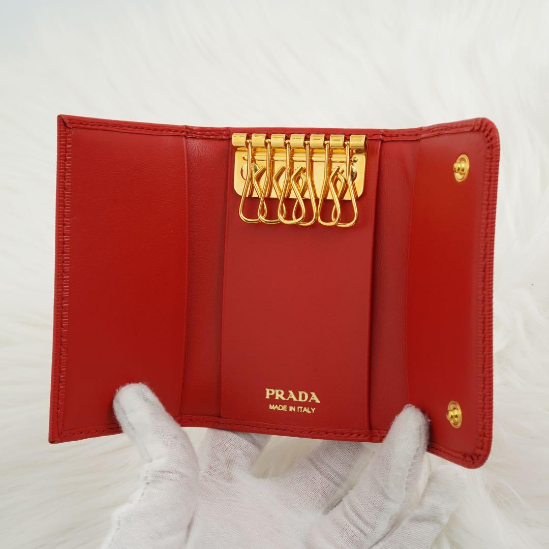 新品未使用品　箱付き　PRADA プラダ　キーケース　サフィアーノレザー　赤
