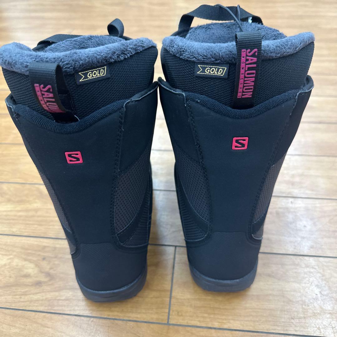 新品　サロモン　スノーボードブーツ　女性用　22.5㎝