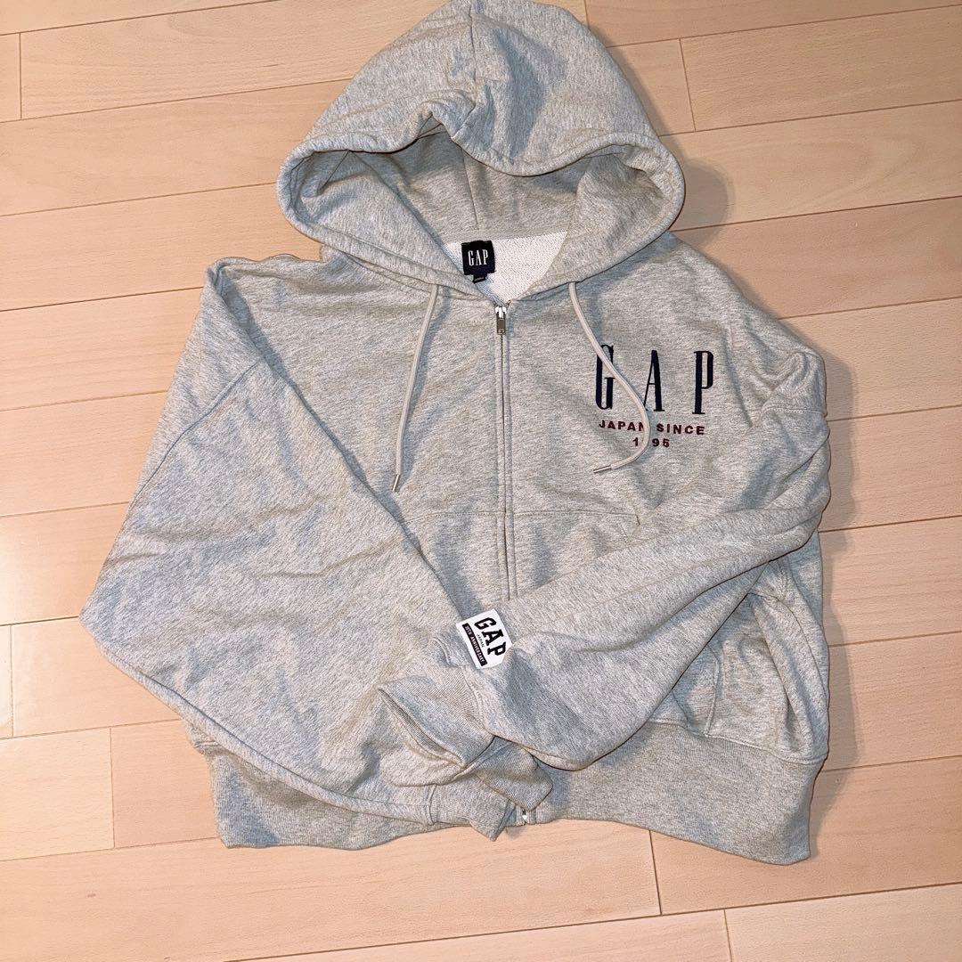 30th アニバーサリー GAPロゴ ジップアップパーカー　クロップドパーカー
