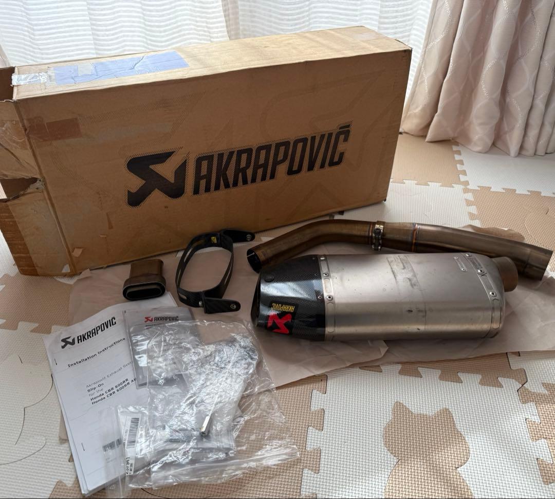 アクラポビッチCBR600RR スリップオンマフラーチタン2013-2021年式