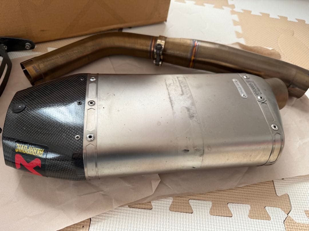 アクラポビッチCBR600RR スリップオンマフラーチタン2013-2021年式