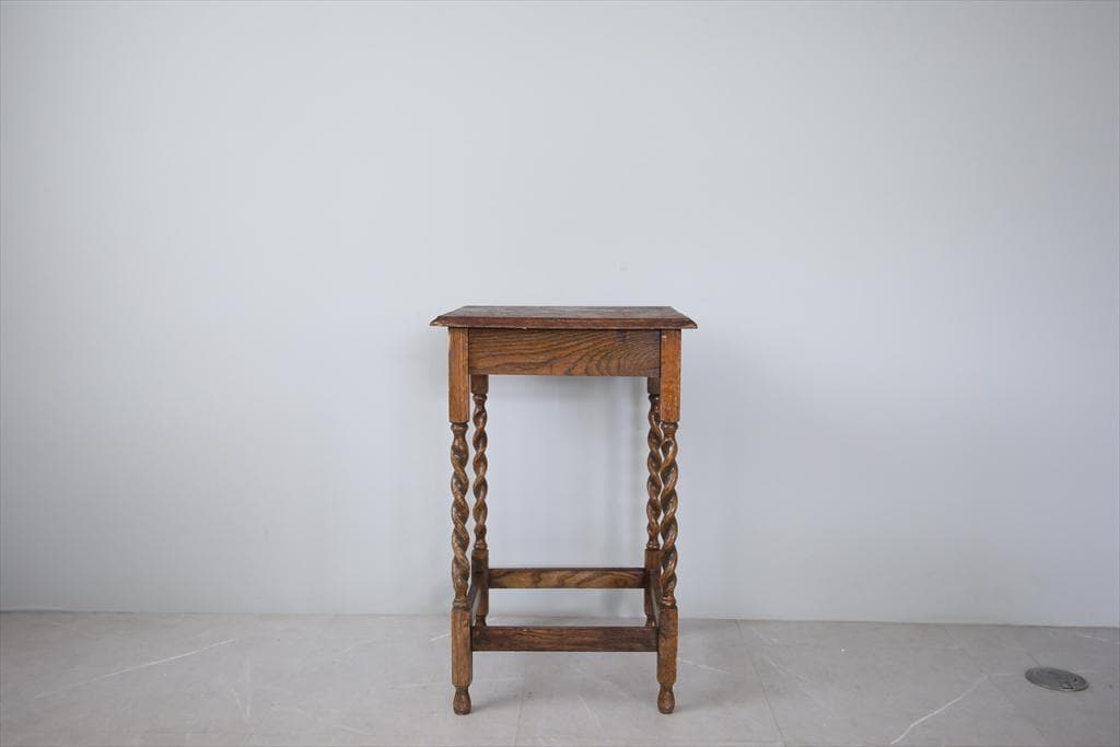 英国アンティーク木製サイドテーブル/オケージョナル机/飾り棚/花台(79-275