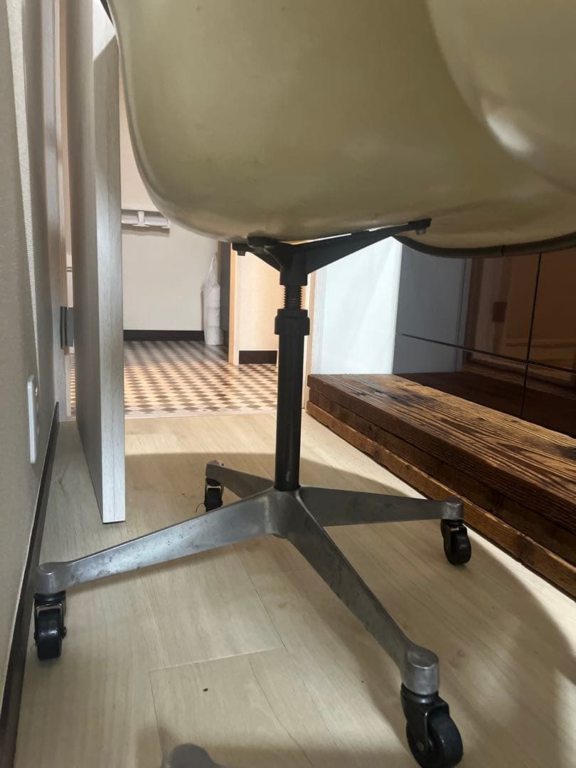 YZQ様オリジナル ハーマンミラー ヴィンテージ イームズ アームシェル引取OK