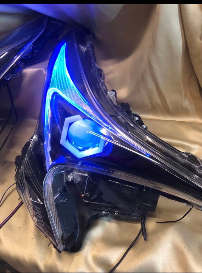 プリウス50 前期　3眼赤青紫　六角リング　ポジ青⇔白　ウィポジ青　レクサスBL