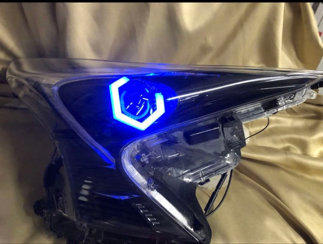 プリウス50 前期　3眼赤青紫　六角リング　ポジ青⇔白　ウィポジ青　レクサスBL