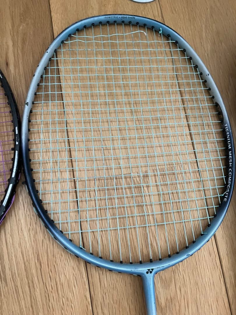 バドミントンラケット右4本セットヨネックス