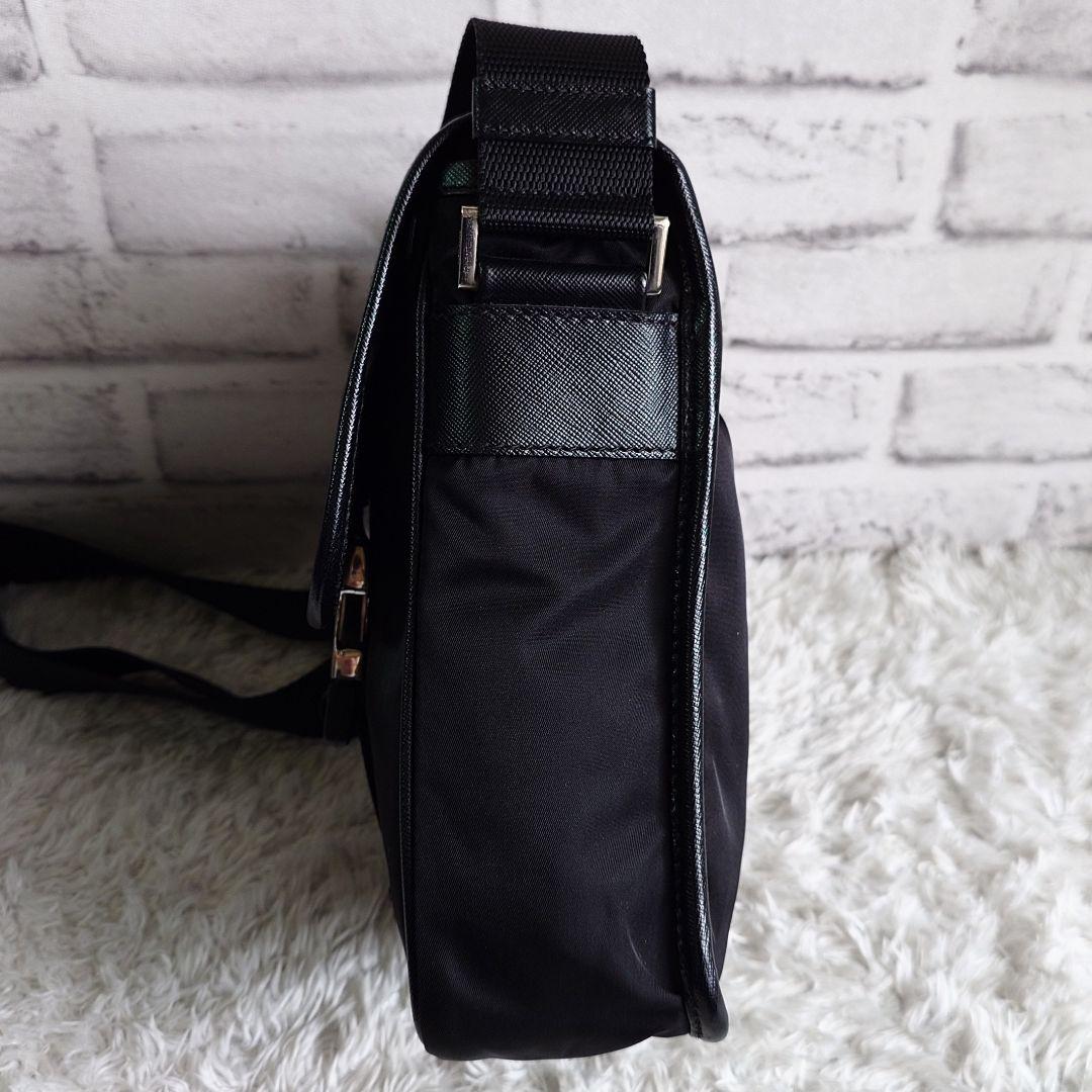 美品 プラダ ショルダーバッグ クロスボディ 三角ロゴ ナイロン サフィアーノ