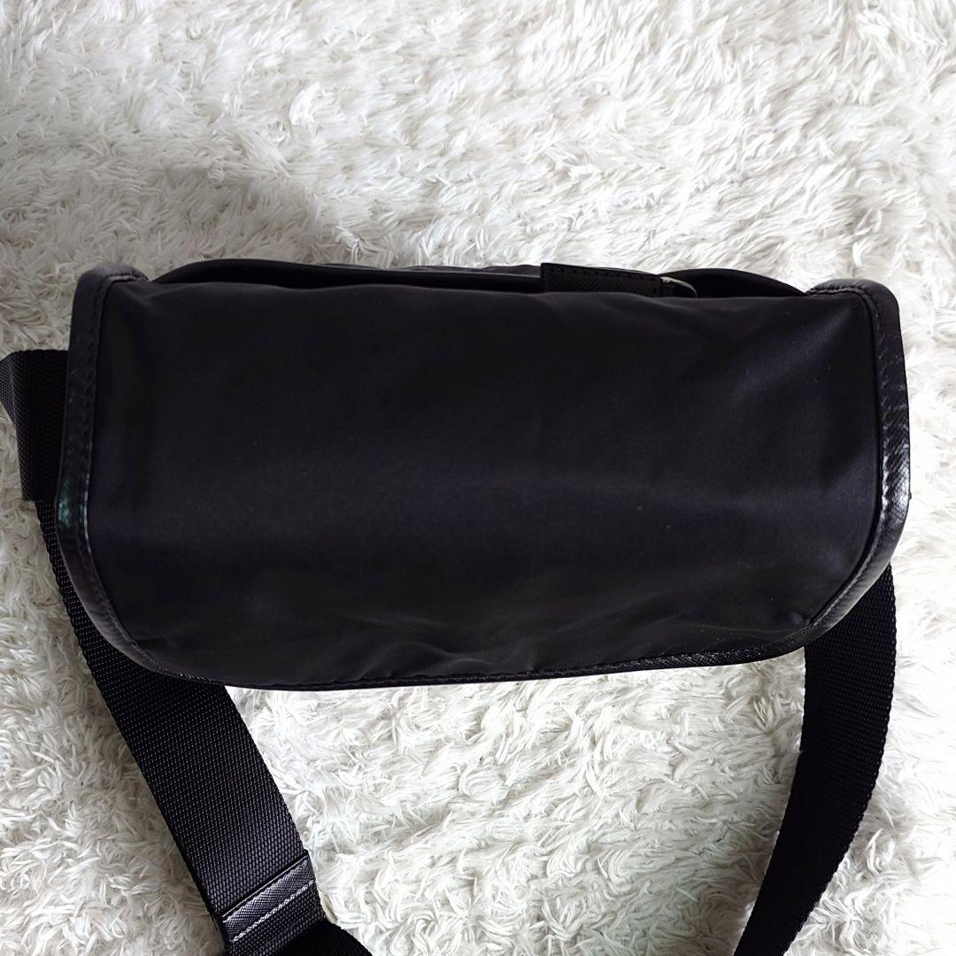 美品 プラダ ショルダーバッグ クロスボディ 三角ロゴ ナイロン サフィアーノ