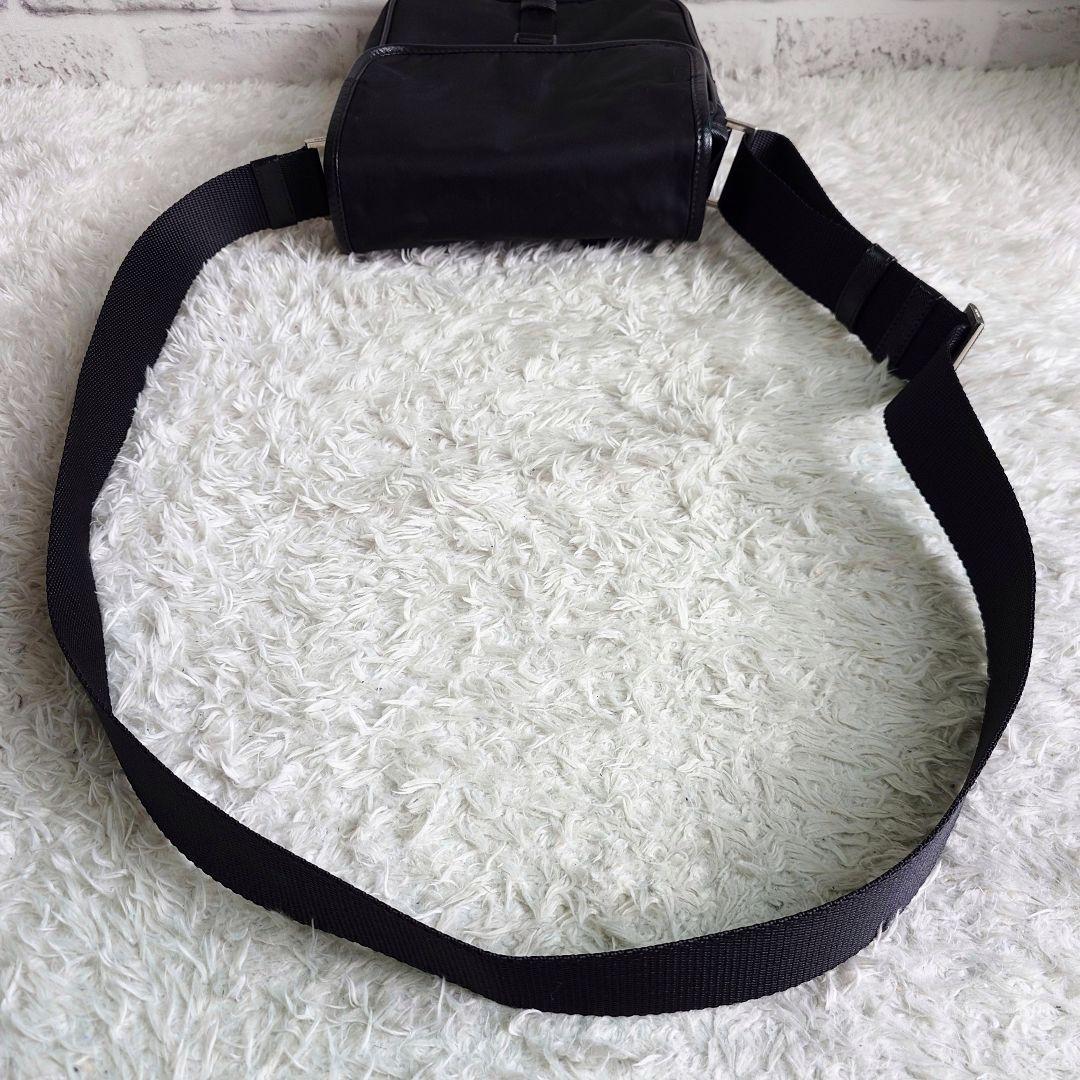 美品 プラダ ショルダーバッグ クロスボディ 三角ロゴ ナイロン サフィアーノ