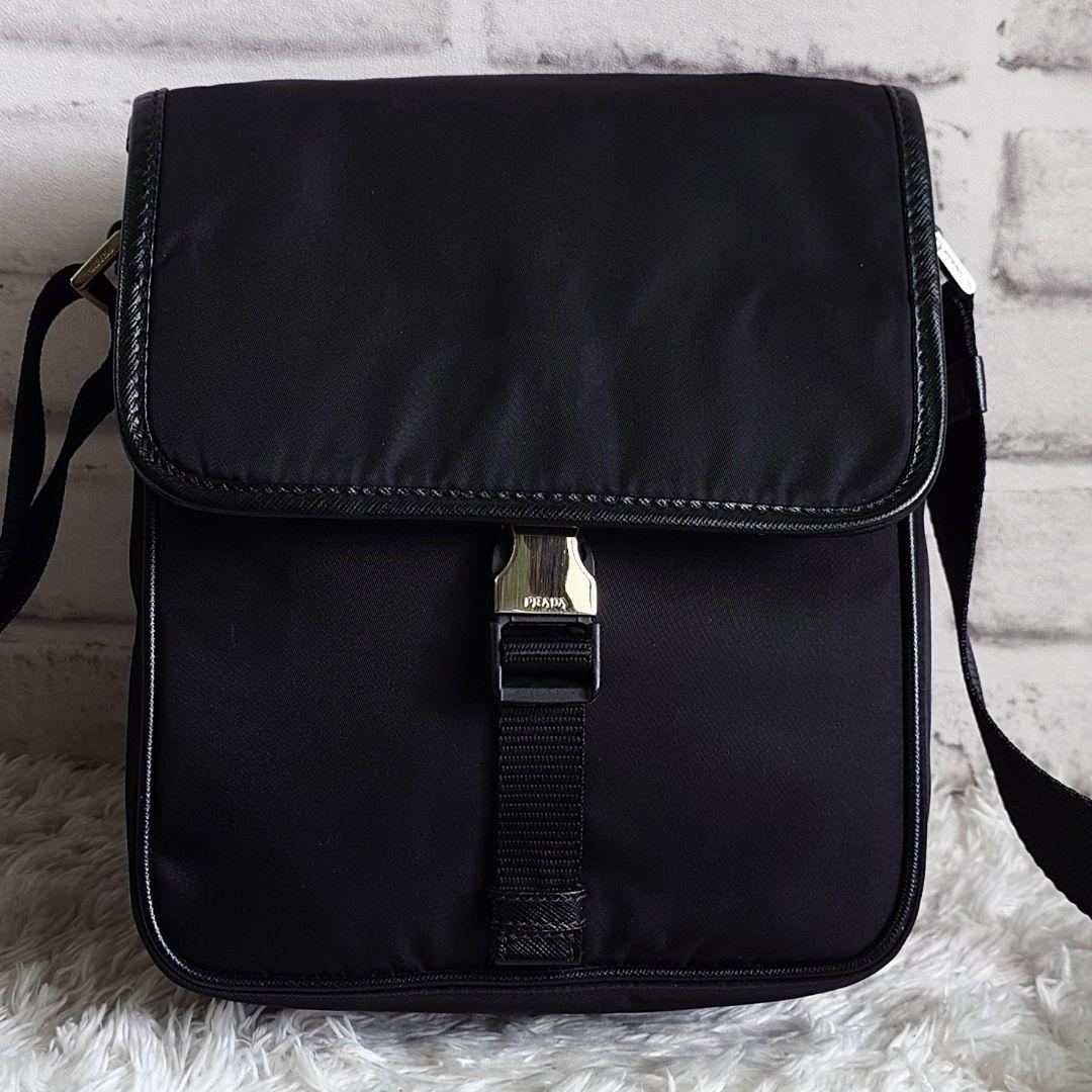 美品 プラダ ショルダーバッグ クロスボディ 三角ロゴ ナイロン サフィアーノ