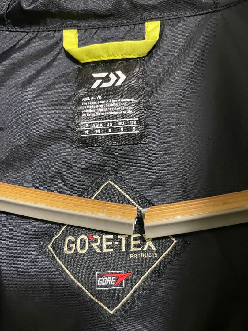 DAIWA GORE-TEX バーサタイルレインウェアセット