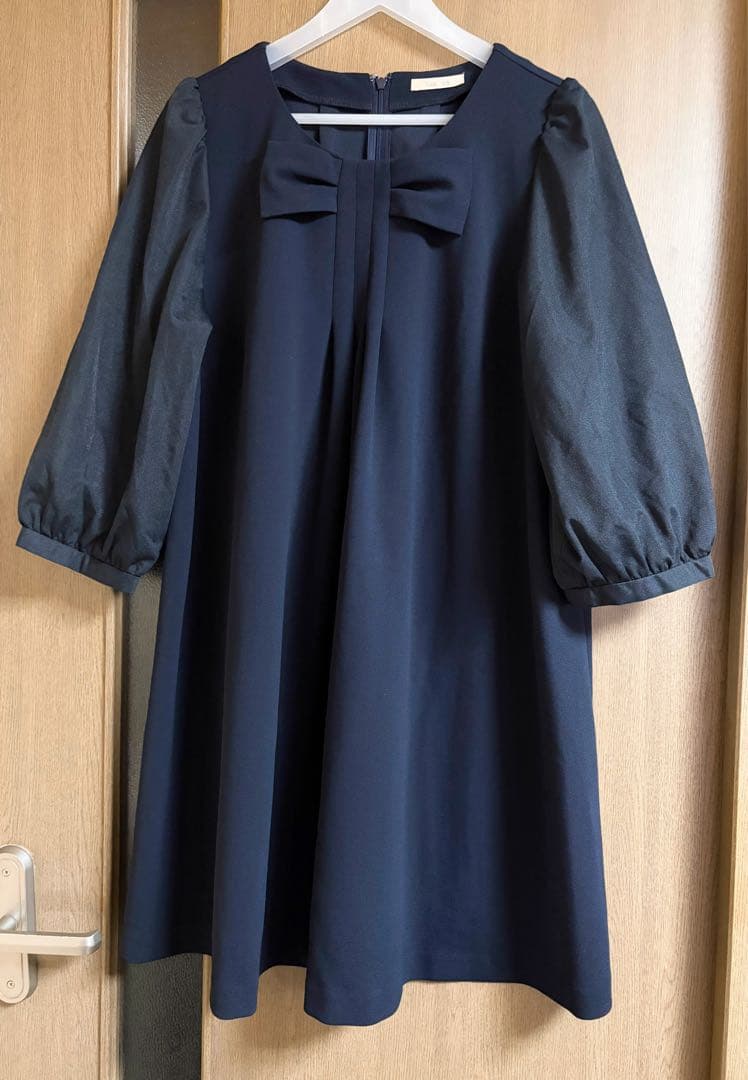 美品☆ローズティアラ胸元リボン風チュニックワンピース紺大きいサイズ46