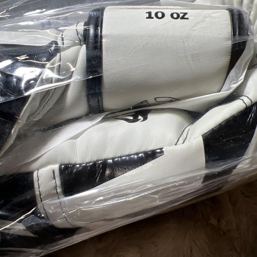 新品　Venum Elite ボクシンググローブ