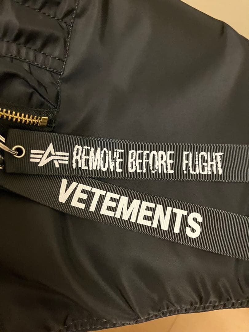 VETEMENTS 【24-25AW】フーデッドボンバージャケット サイズM美品