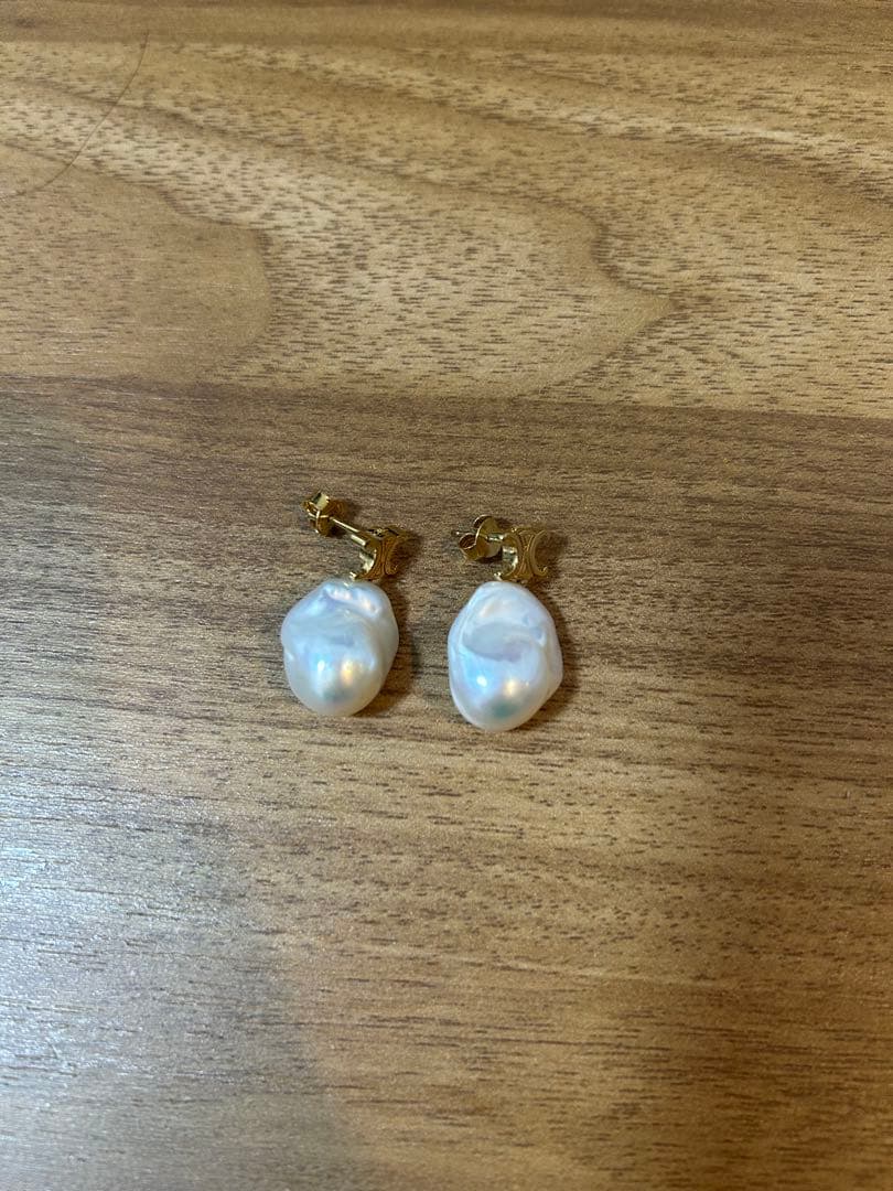 【美品】セリーヌ　ホワイトパール ゴールド ピアス