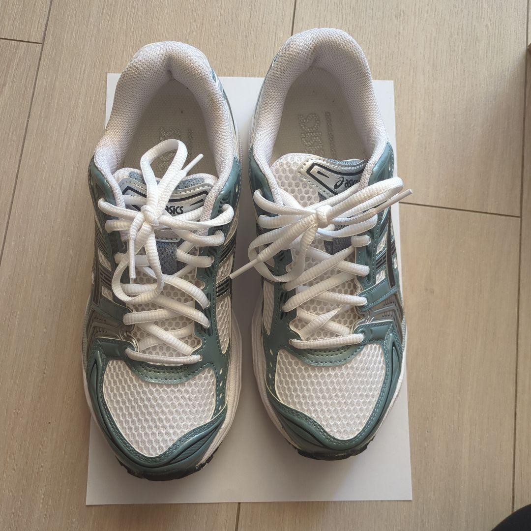 靴 asics GEL KAYANO 14