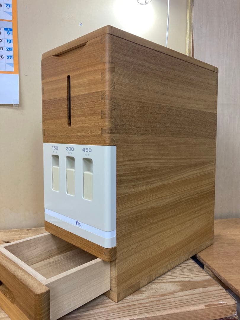 いちごさん専用　桐の米びつ10kg用　桐子モダン　ほぼ未使用　E
