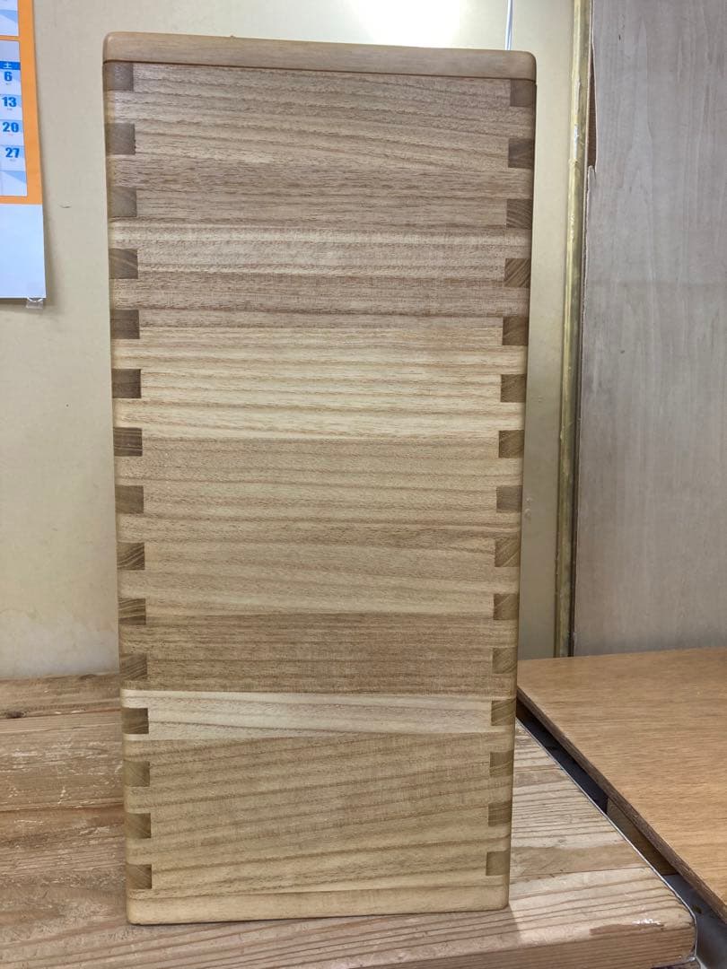 いちごさん専用　桐の米びつ10kg用　桐子モダン　ほぼ未使用　E