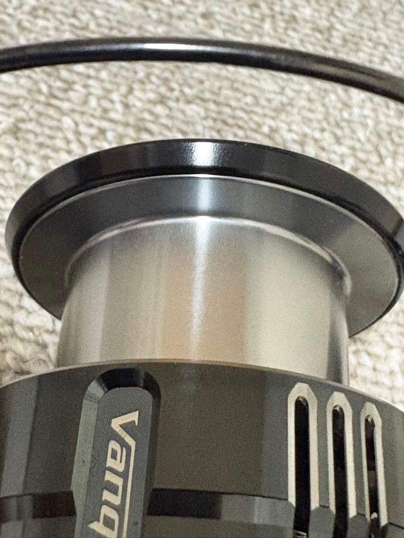 【極美品】シマノ 19 ヴァンキッシュ 4000XG（実釣1回のみ）