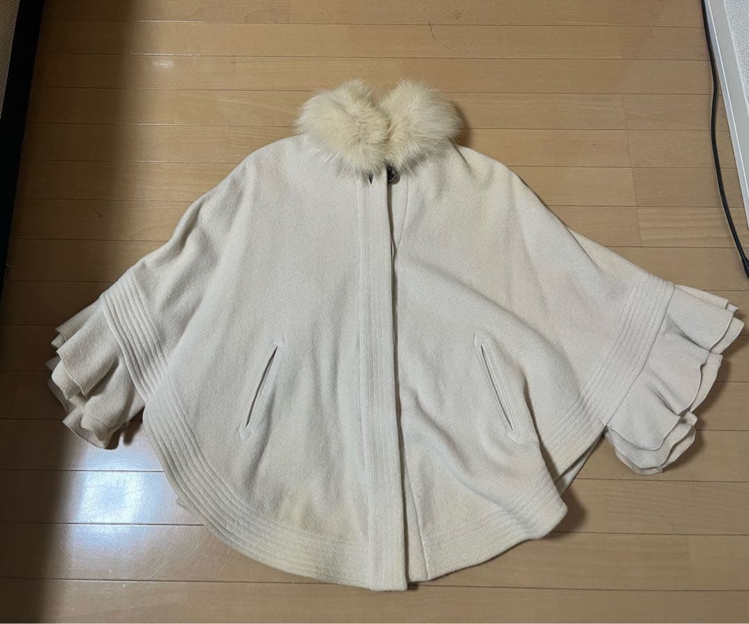 Sov❶アイボリー ❷ベージュ ファー付き ポンチョコート、2着