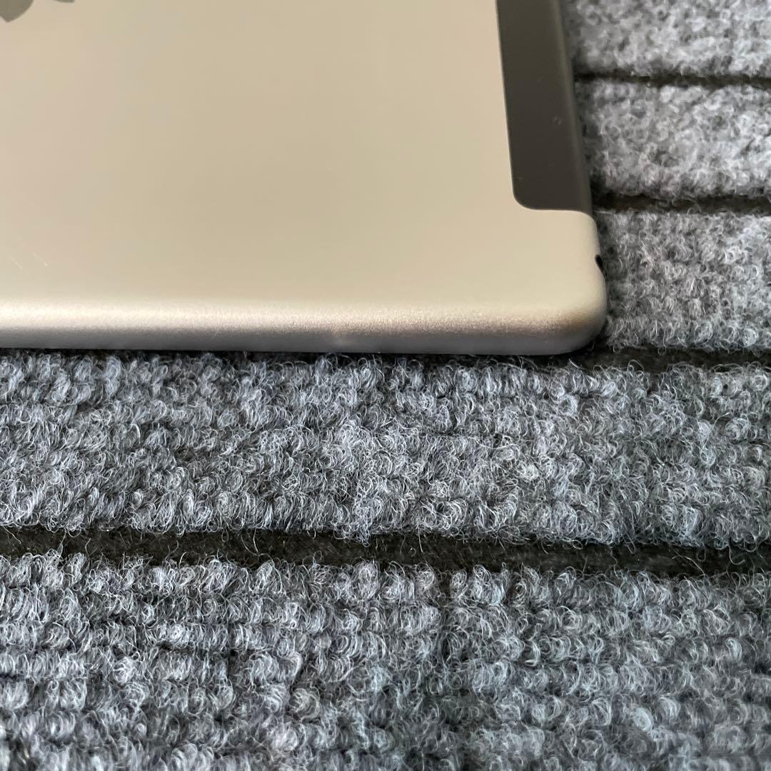 234【早い者勝ち】 iPad 6世代 128GB SIMフリー スペースグレイ
