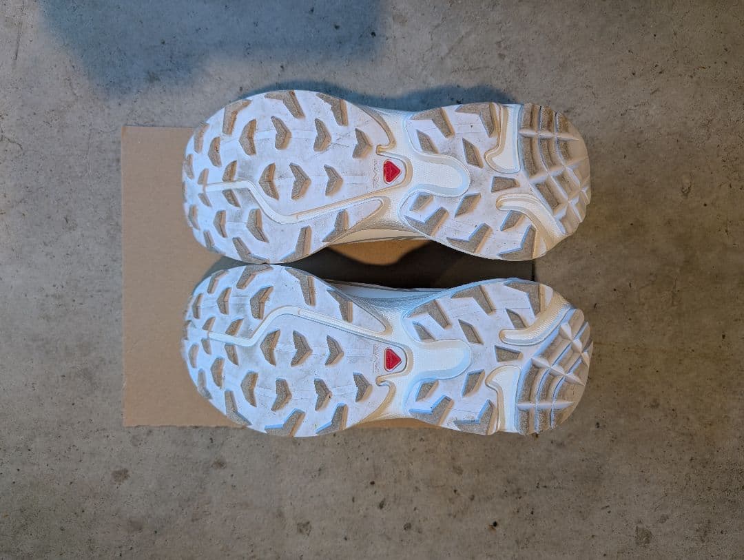 Salomon S-LAB XT 6 ホワイト スニーカー