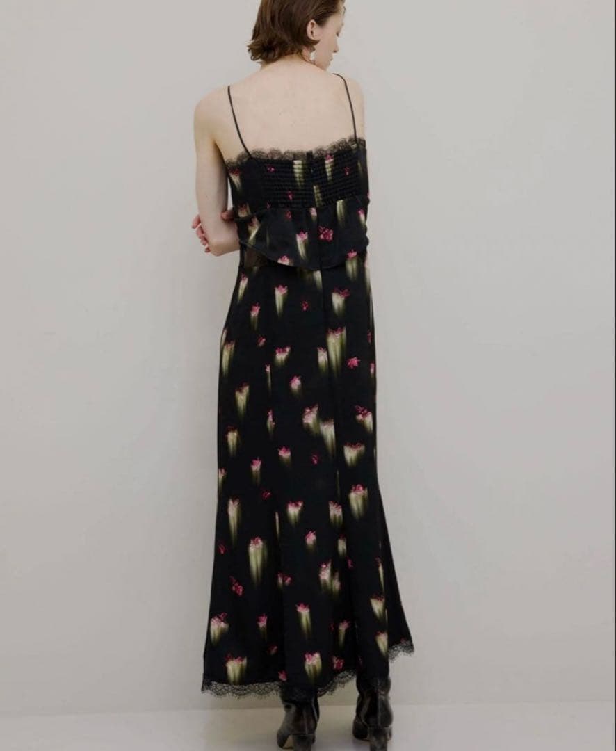 【ne.ru.ru.】AMERI CLARASATINCAMI DRESS