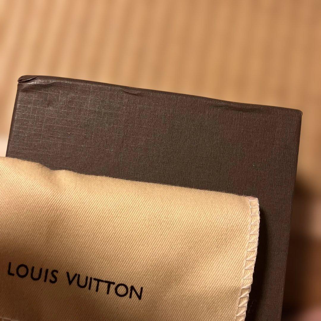Louis Vuitton ロゴチャーム ブラック シルバー