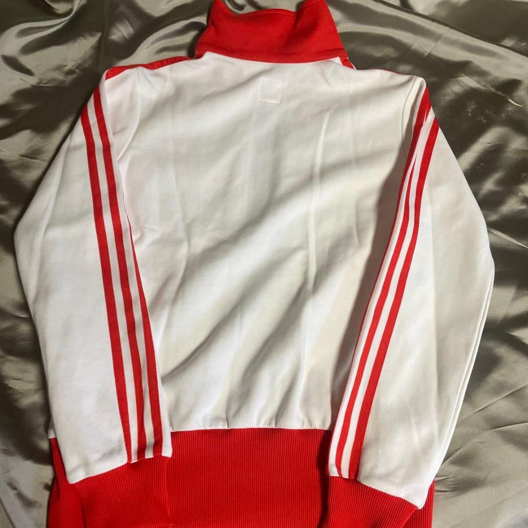 アディダス　ジャージ　超人気　ホワイト　レッド　　未使用に近い美品　M