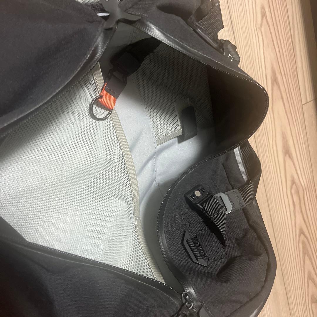 バッグ BLACK EMBER Forge20